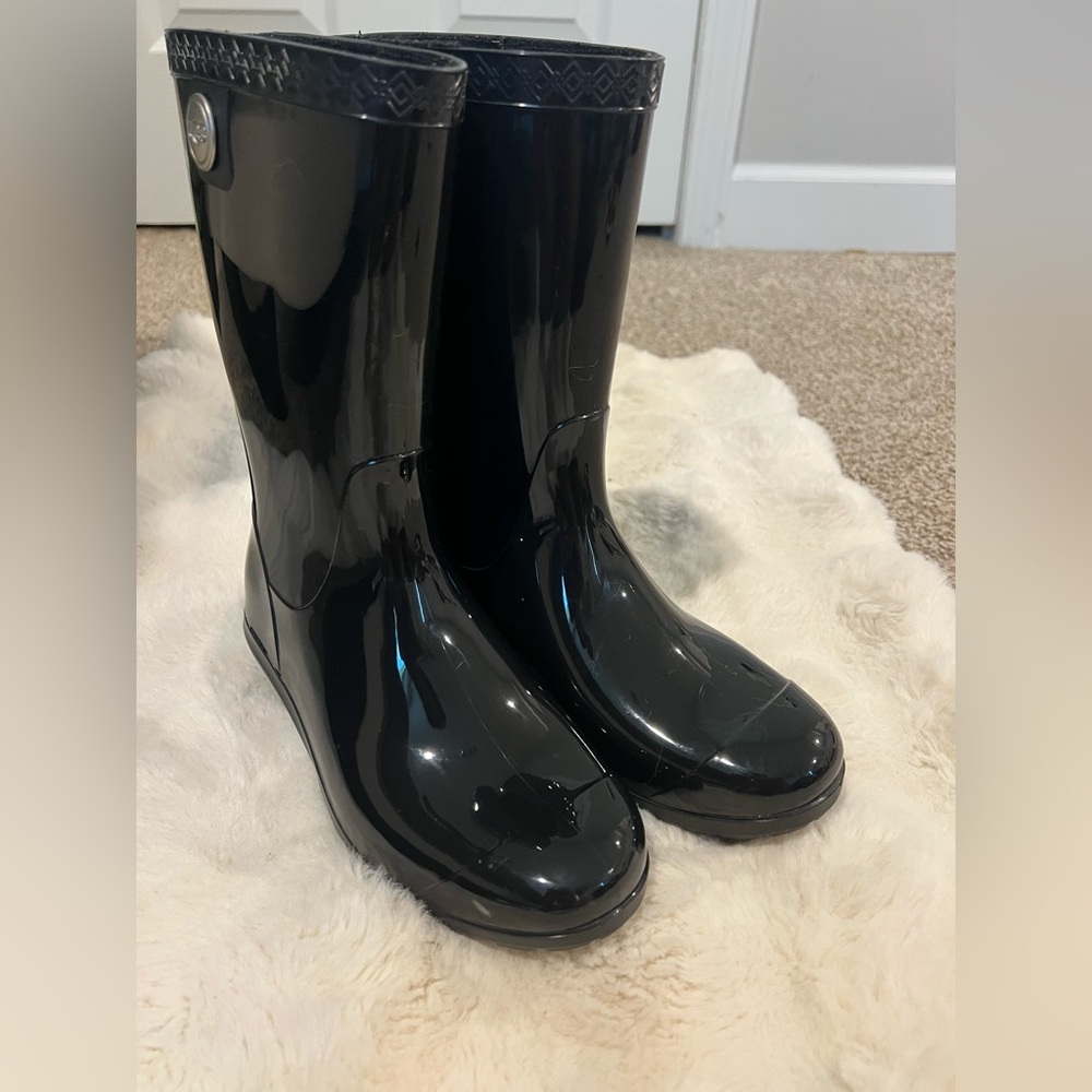 UGG Black Glossy Rain Boots